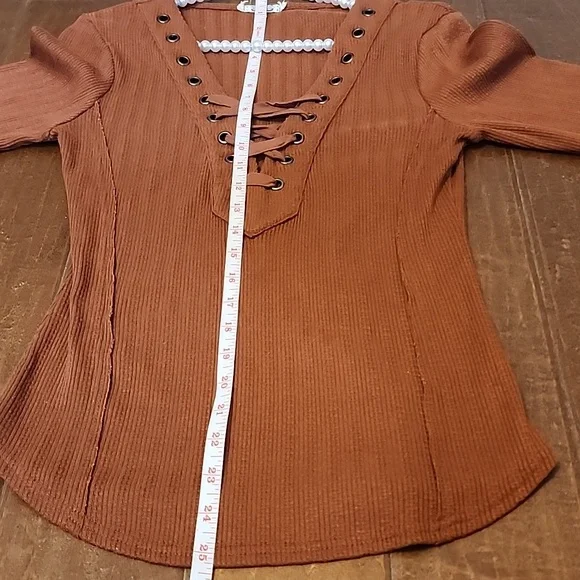 Buckle Gimmicks Womens Rust Ribbed knit Lace-Up Quarter Length Sleeve Top - Picture 7 of 11